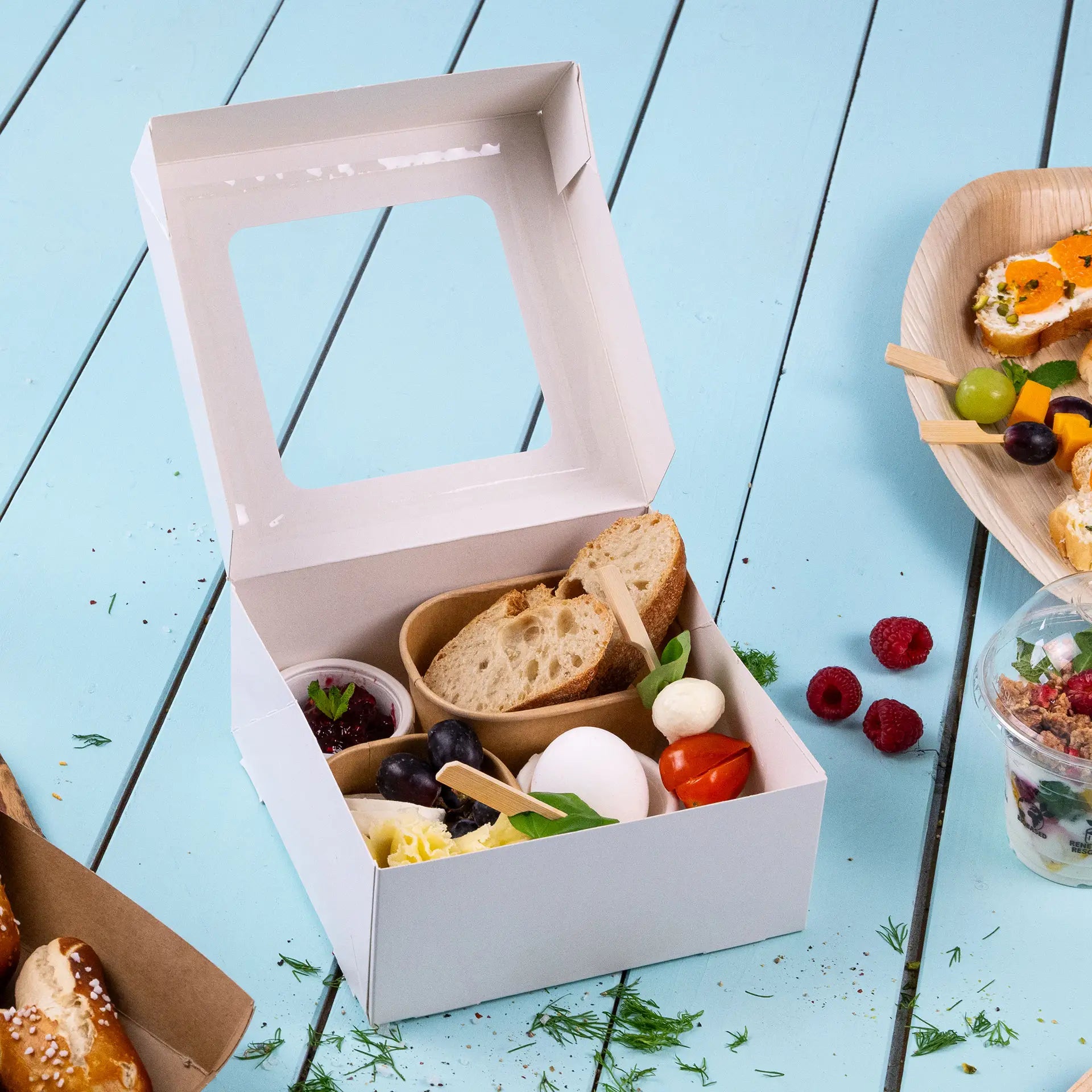 Pastry boxes 18 x 18 x 7.5 cm, cellulose window, white